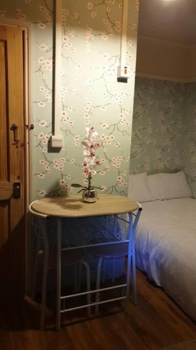 Ensuite Double Room Elizabeth Line Abbeywood Abbey Wood Exterior foto